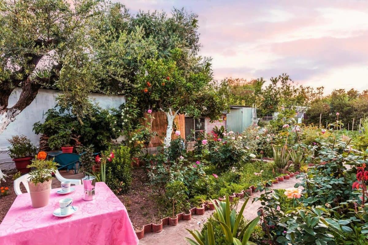 Summer Rose Garden Getaway - A Step To The Beach Kalamata Luaran gambar
